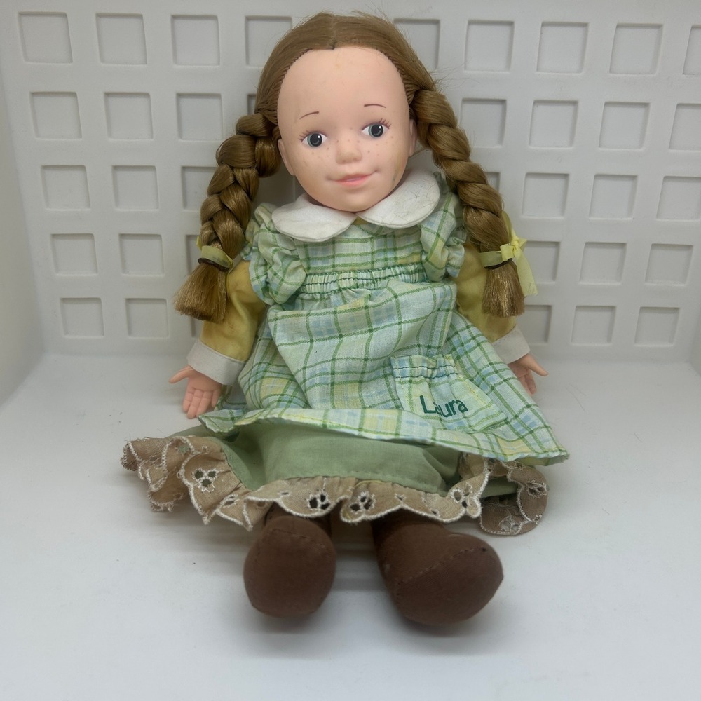 Vintage Knickerbocker Little House on the Prairie Laura Ingalls Doll Plaid Dress